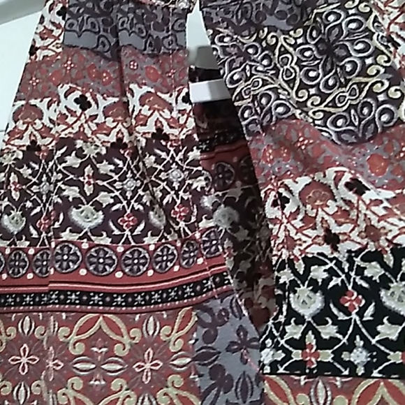 3 for $25. Patchwork patterned, black lacey bottom trim tank - Picture 8 of 10